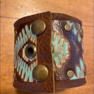 Genuine leather wrist cuff unisex